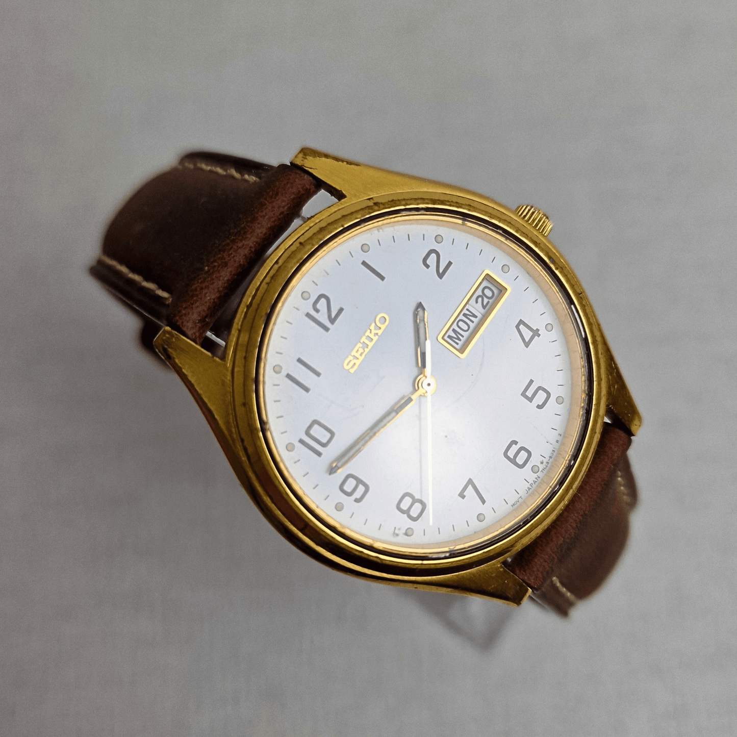 Men's Gold Seiko Watch (Ref. 160640)