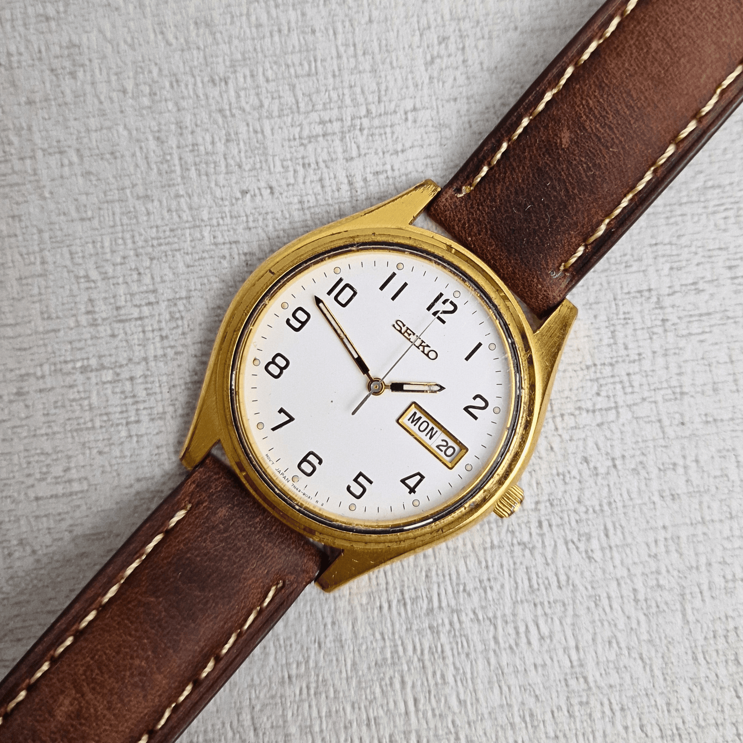Men's Gold Seiko Watch (Ref. 160640)