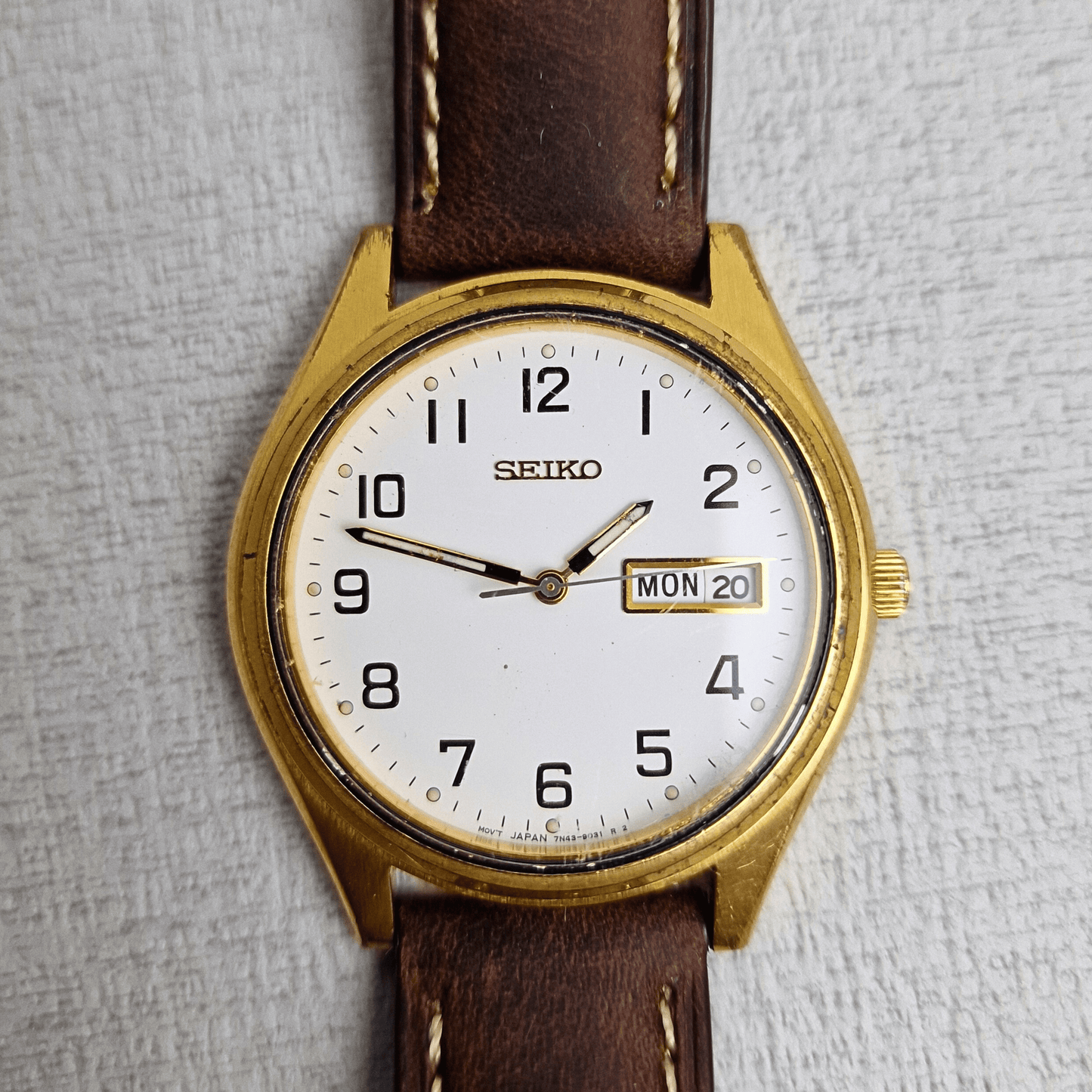 Men's Gold Seiko Watch (Ref. 160640)