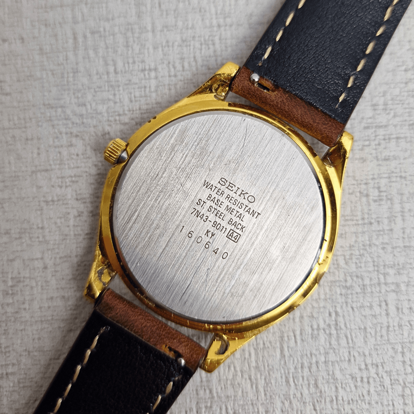 Men's Gold Seiko Watch (Ref. 160640)