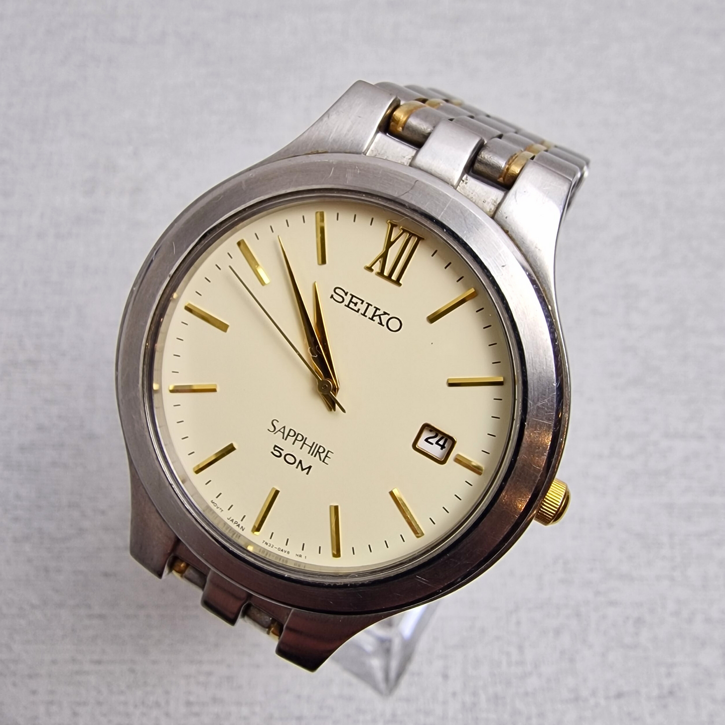 Right Side View - Vintage Seiko Men's – 38mm stainless steel case, cream dial, stainless steel – quartz