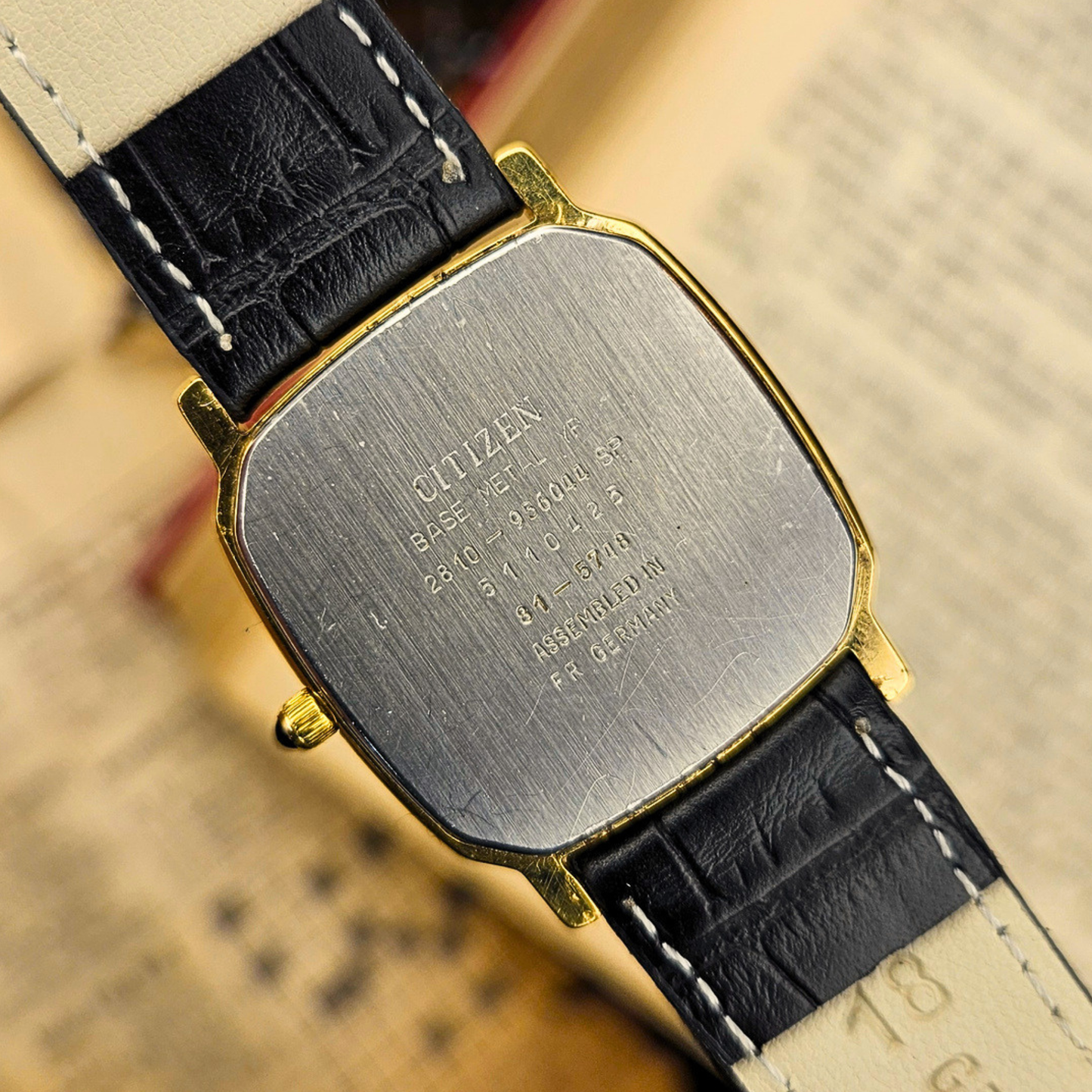 Citizen Quartz Art Deco - Black Cabochon Crown