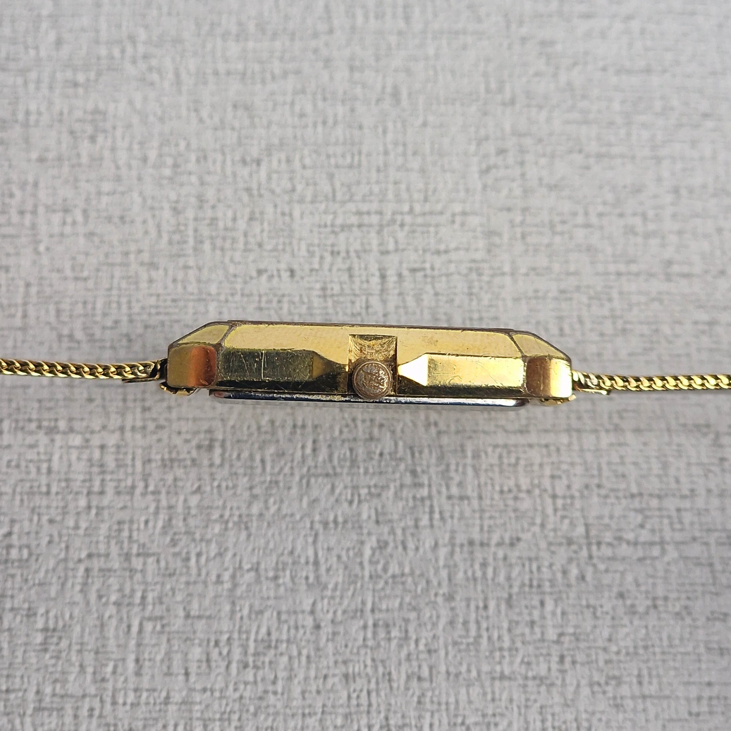 Crown View - Rotary Vintage Tank Men's – 30mm gold plated case, gold dial, stainless steel – quartz
