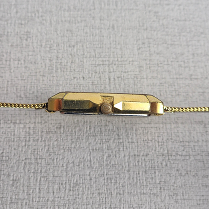 Crown View - Rotary Vintage Tank Men's – 30mm gold plated case, gold dial, stainless steel – quartz