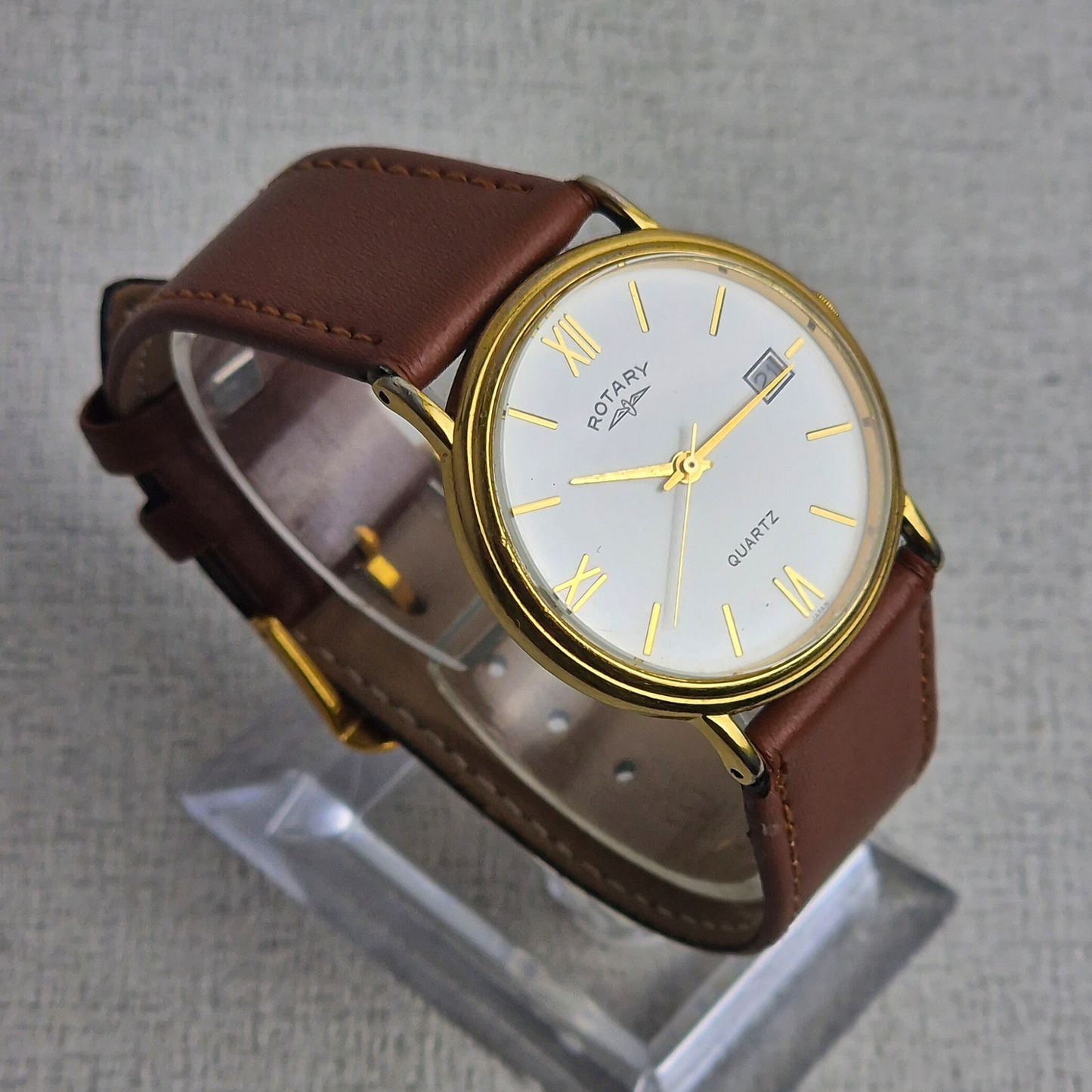 Left Side View - Rotary Vintage Men's Watch – 34mm stainless steel Case, white Dial, stainless steel – quartz