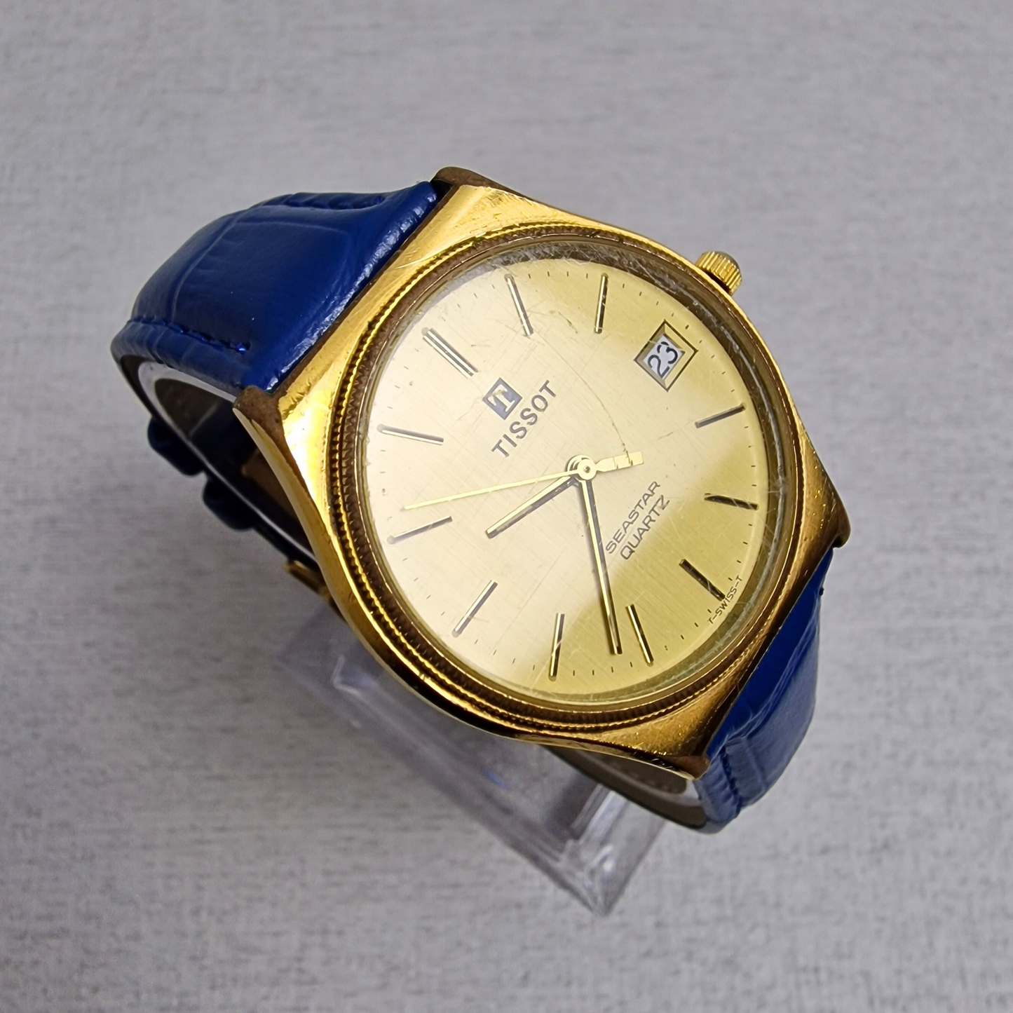 Left Side View - Vintage Tissot Men's – 37mm gold plated case, gold dial, stainless steel – quartz