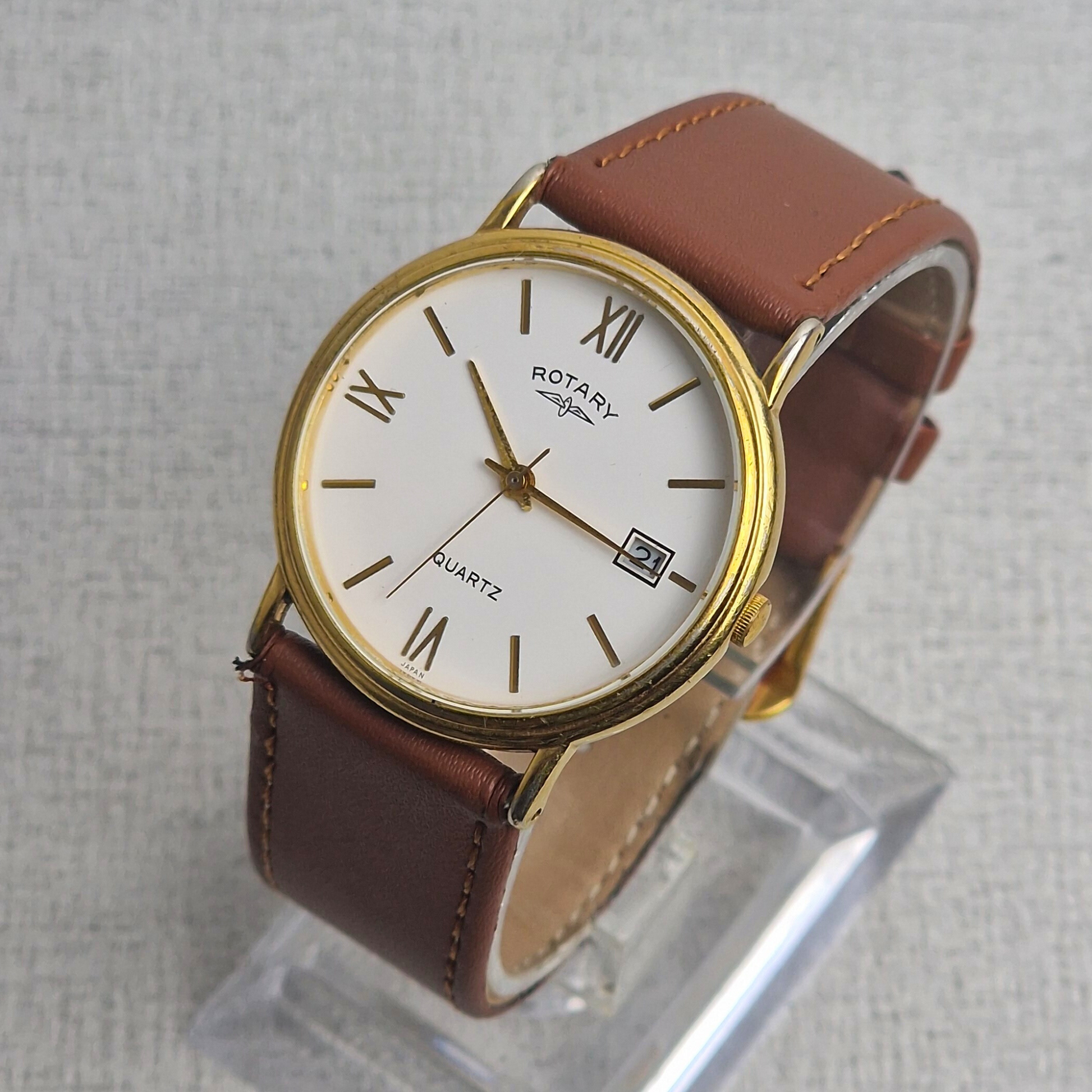 Side View - Rotary Vintage Men's Watch – 34mm stainless steel Case, white Dial, stainless steel – quartz