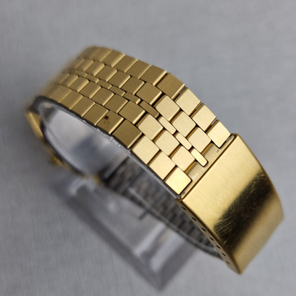 5 Link bracelet View - Seiko Tank Vintage Men's Watch – 30mm gold plated stainless steel Case, gold Dial, stainless steel – quartz