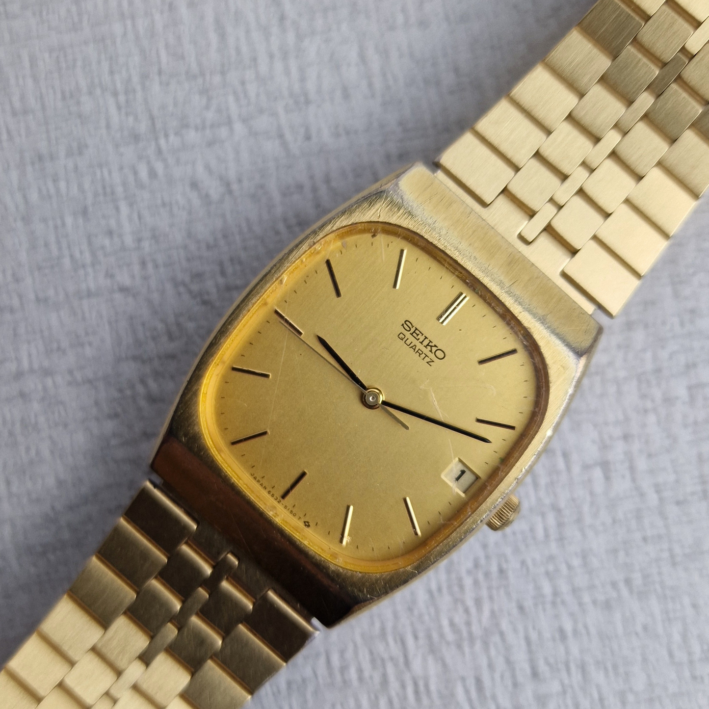 Open Bracelet View - Seiko Tank Vintage Men's Watch – 30mm gold plated stainless steel Case, gold Dial, stainless steel – quartz