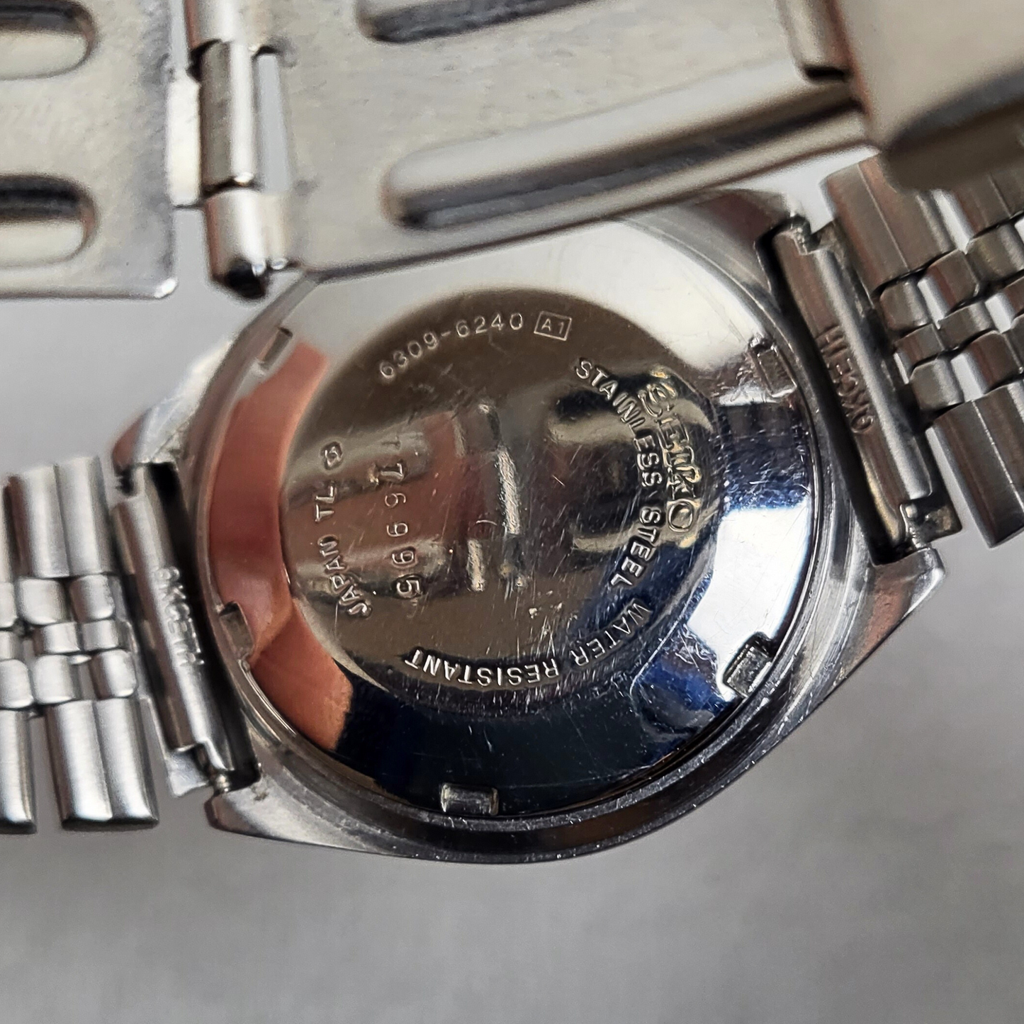 Men's Seiko 5 Automatic (Black & Grey)