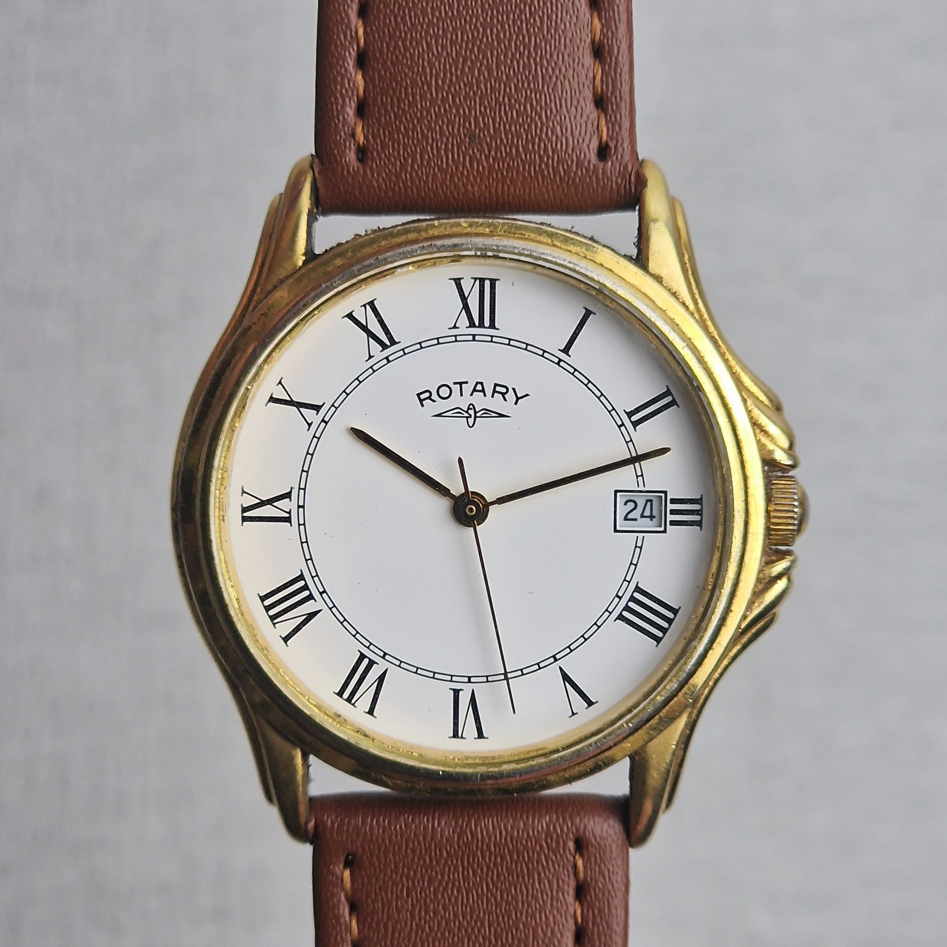 Vertical View - Rotary Vintage Men's Watch – 36mm gold plated Case, white Dial, stainless steel – quartz