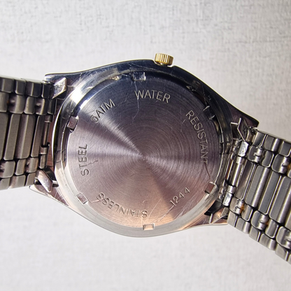 Case Back - Vintage Two Tone Bulova Men's – 38mm gold plated case, white dial, stainless steel – quartz