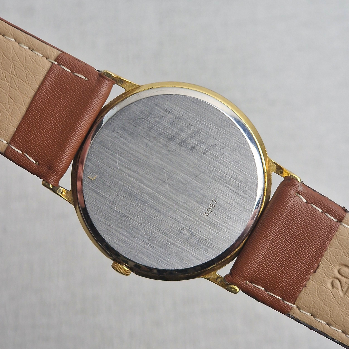 Case Back - Rotary Vintage Men's Watch – 34mm stainless steel Case, white Dial, stainless steel – quartz